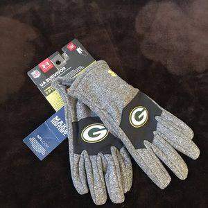 Green Bay Packers gloves Under Armour NFL Combine